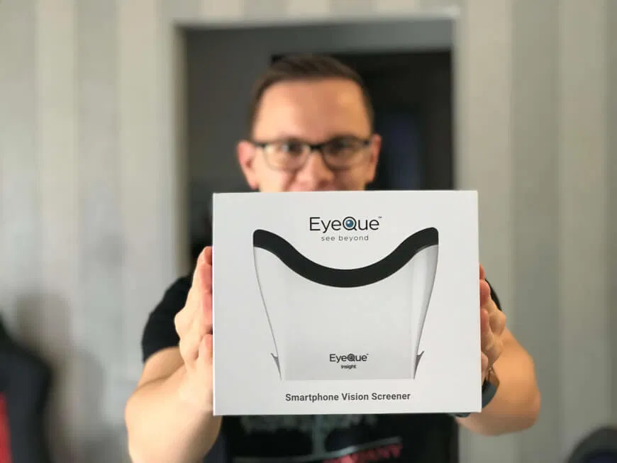 An Ophthalmologist In Your Kitchen – The EyeQue Insight Review
